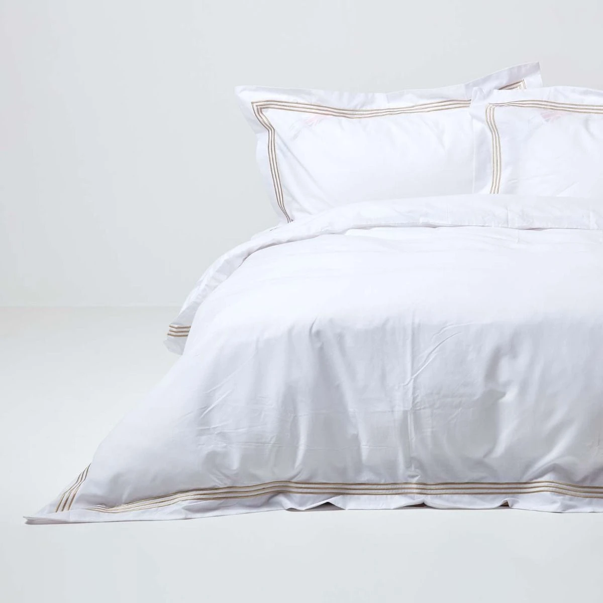 Plain White Duvet Cover Set With Gold Border 3 Plain White Duvet Cover Set With Gold Border