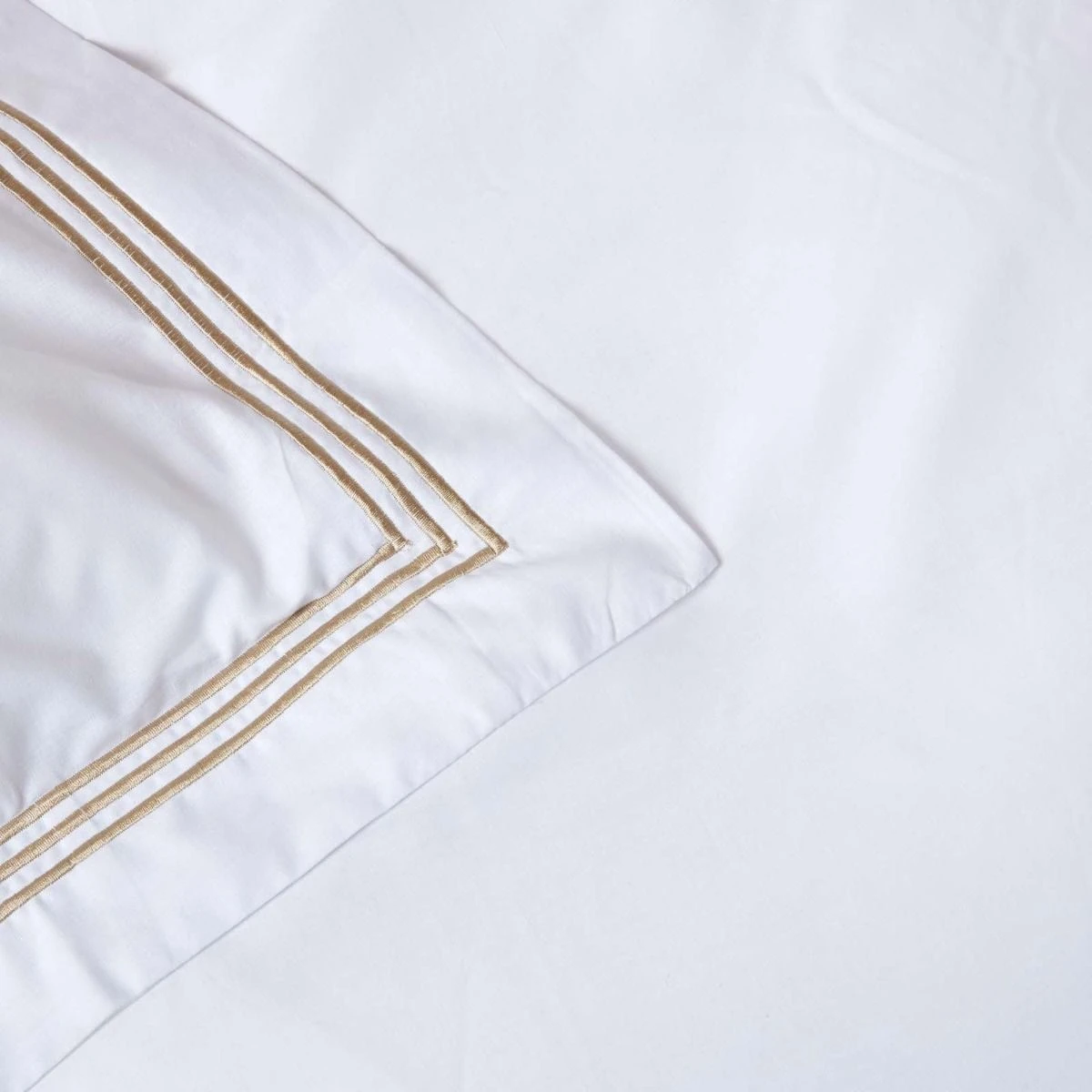 Plain White Duvet Cover Set With Gold Border 7 Plain White Duvet Cover Set With Gold Border - Image 5