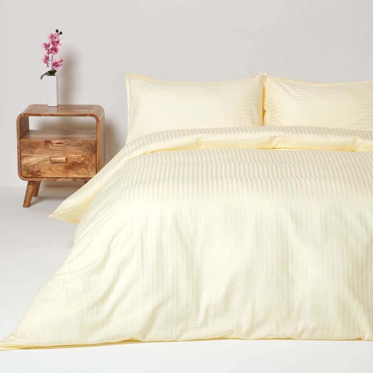 Pastel Yellow Egyptian Cotton Stripe Duvet Cover And Pillowcases 330 TC 4 Pastel Yellow Egyptian Cotton Stripe Duvet Cover And Pillowcases 330 TC - Image 2