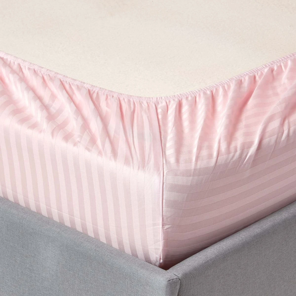 Pink Egyptian Cotton Satin Stripe Fitted Sheet 330 Thread Count 4 Pink Egyptian Cotton Satin Stripe Fitted Sheet 330 Thread Count - Image 2