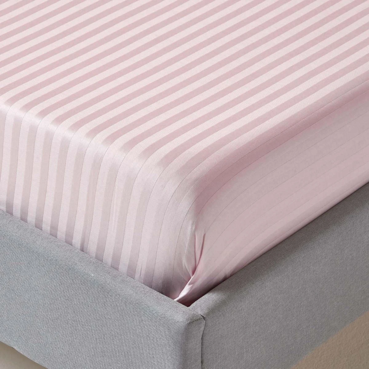 Dusky Pink Violet Egyptian Cotton Satin Stripe Flat Sheet 330 Thread Count 4 Dusky Pink Violet Egyptian Cotton Satin Stripe Flat Sheet 330 Thread Count - Image 2