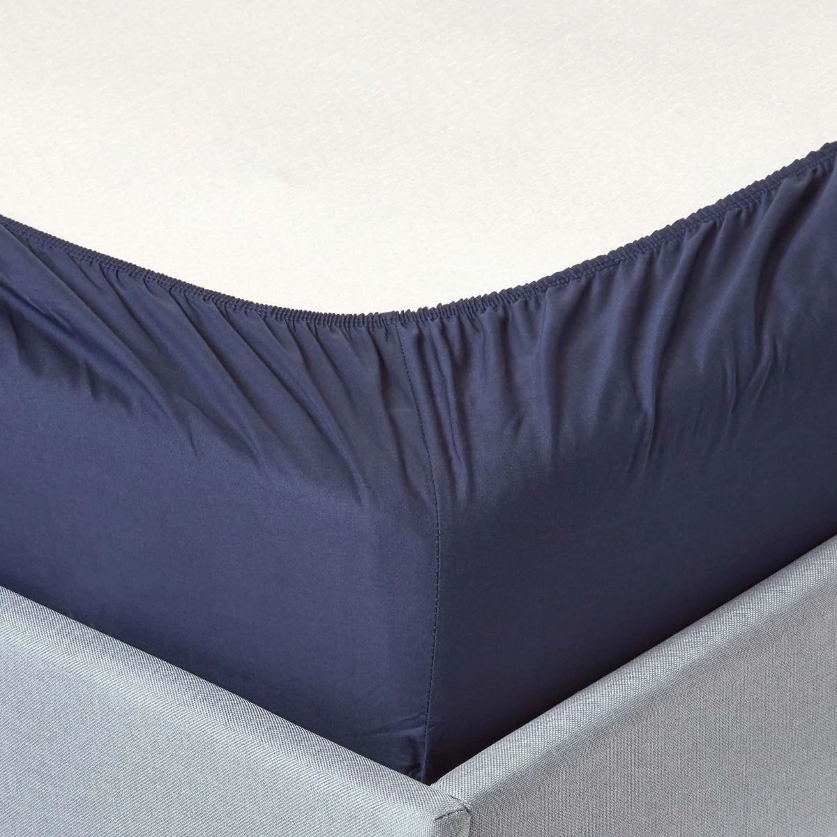 Navy Blue Egyptian Cotton Fitted Sheet 200 TC 4 Navy Blue Egyptian Cotton Fitted Sheet 200 TC - Image 2