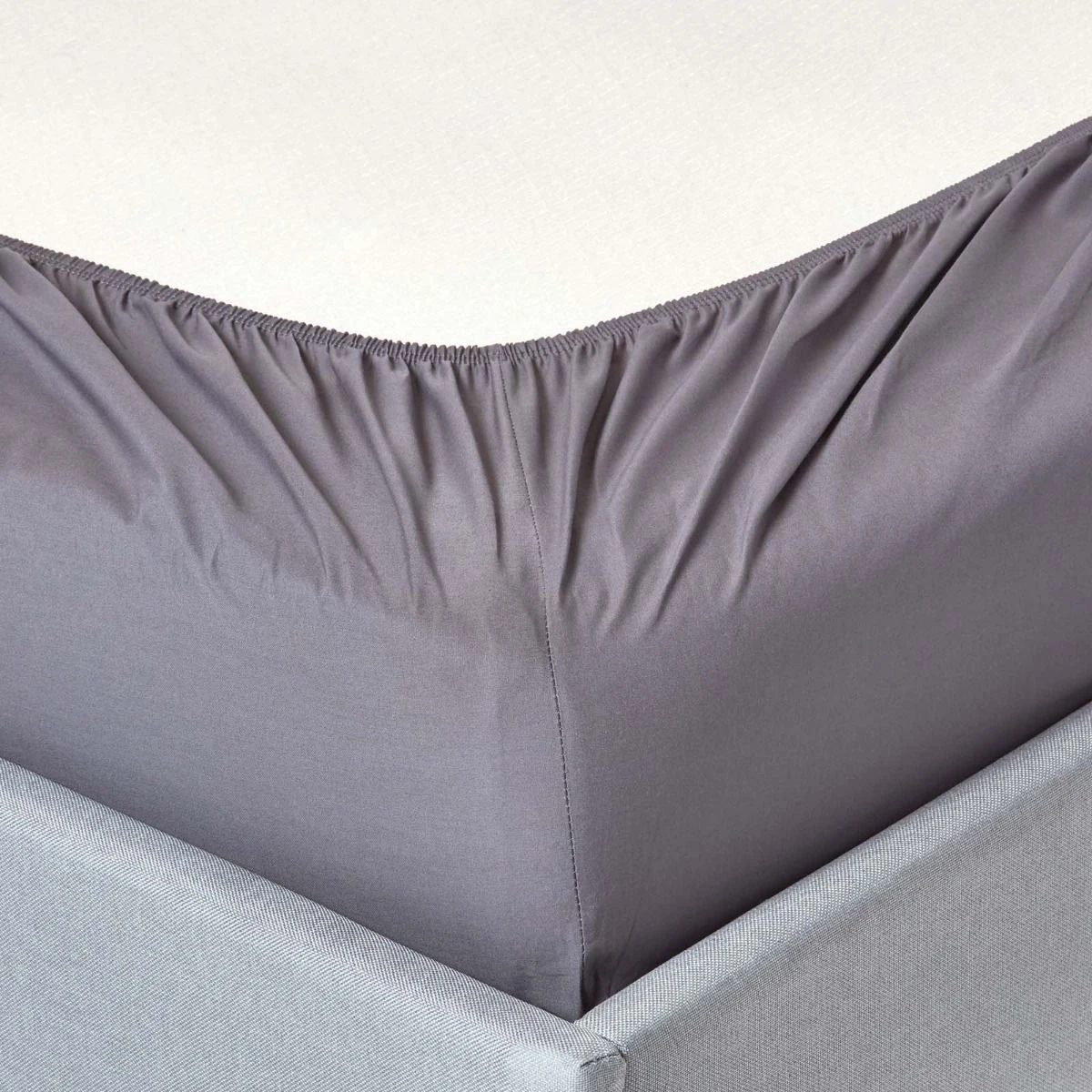 Dark Grey Egyptian Cotton Fitted Sheet 200 TC 4 Dark Grey Egyptian Cotton Fitted Sheet 200 TC - Image 2