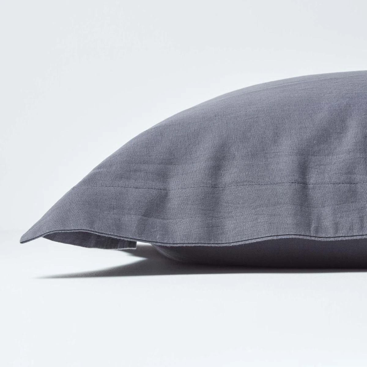 Dark Grey Linen Oxford Pillowcase, King 4 Dark Grey Linen Oxford Pillowcase, King - Image 2