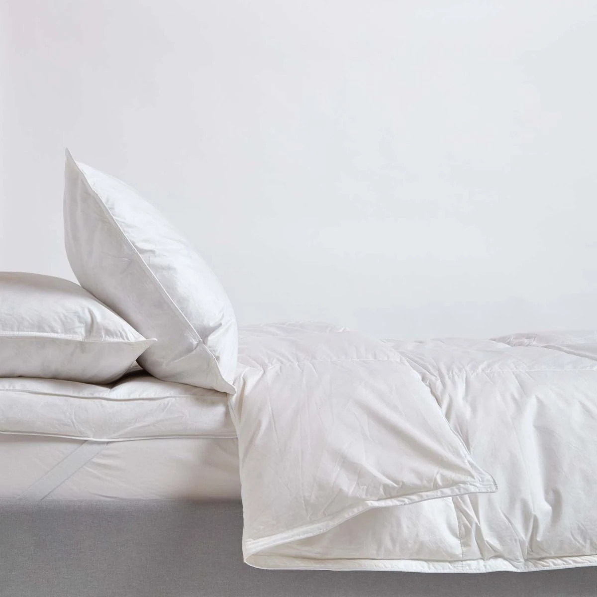 Luxury White Duck Down 4.5 Tog Duvet 7 Luxury White Duck Down 4.5 Tog Duvet - Image 5