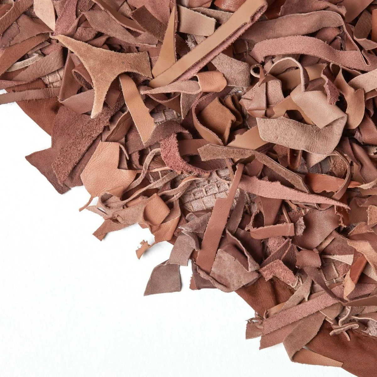 Dallas Leather Shaggy Rug Brown, 150 Cm Round 5 Dallas Leather Shaggy Rug Brown, 150 Cm Round - Image 3