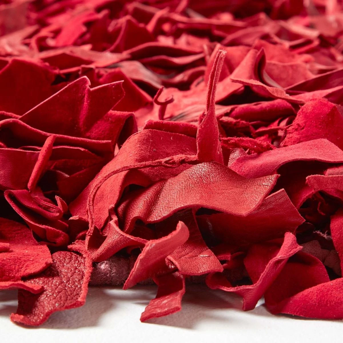 Dallas Leather Shaggy Rug Red 6 Dallas Leather Shaggy Rug Red - Image 4