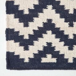 Casablanca Handwoven Zig Zag Pattern Dark Blue And White Cotton Kilim Rug 9 Casablanca Handwoven Zig Zag Pattern Dark Blue And White Cotton Kilim Rug -Best Homeware Store ru1288 03