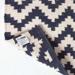 Casablanca Handwoven Zig Zag Pattern Dark Blue And White Cotton Kilim Rug 11 Casablanca Handwoven Zig Zag Pattern Dark Blue And White Cotton Kilim Rug -Best Homeware Store ru1288 05