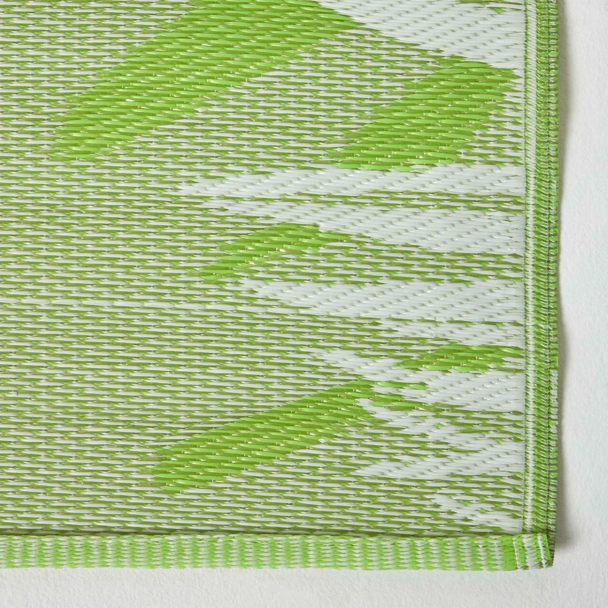 Green Tropical Leaf Pattern Reversible Outdoor Rug 8 Green Tropical Leaf Pattern Reversible Outdoor Rug - Image 6