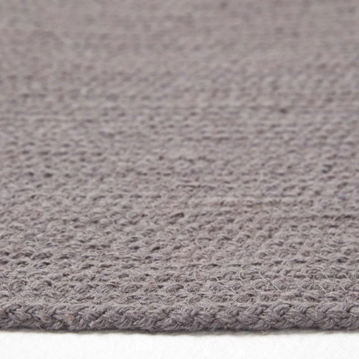 Grey Handmade Woven Braided Round Rug, 120 Cm 6 Grey Handmade Woven Braided Round Rug, 120 Cm - Image 4