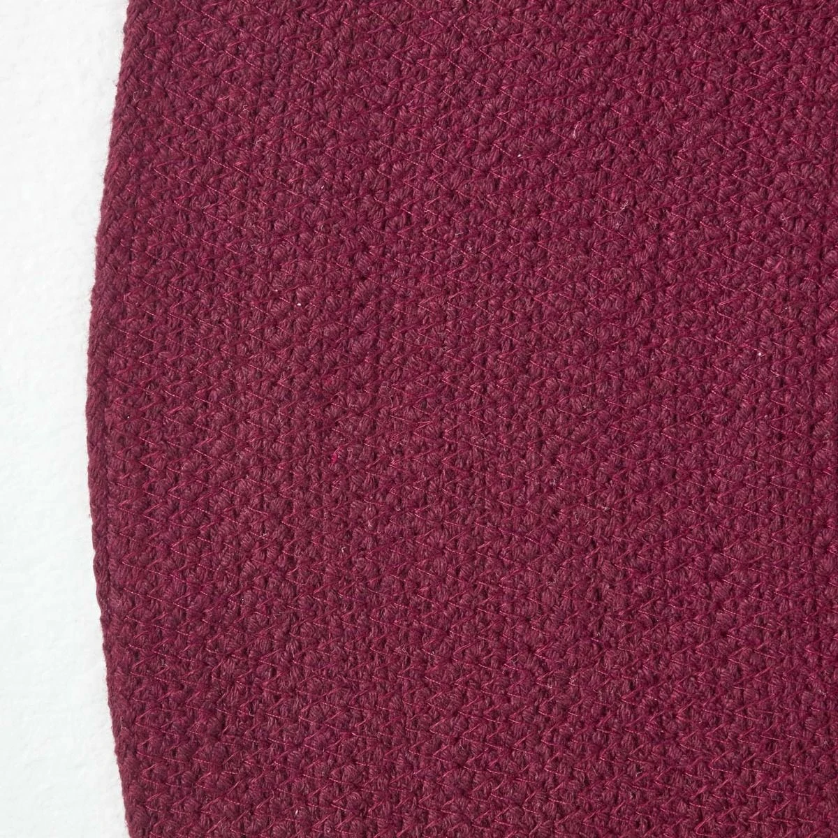 Plum Handmade Woven Braided Round Rug, 120 Cm 5 Plum Handmade Woven Braided Round Rug, 120 Cm - Image 3