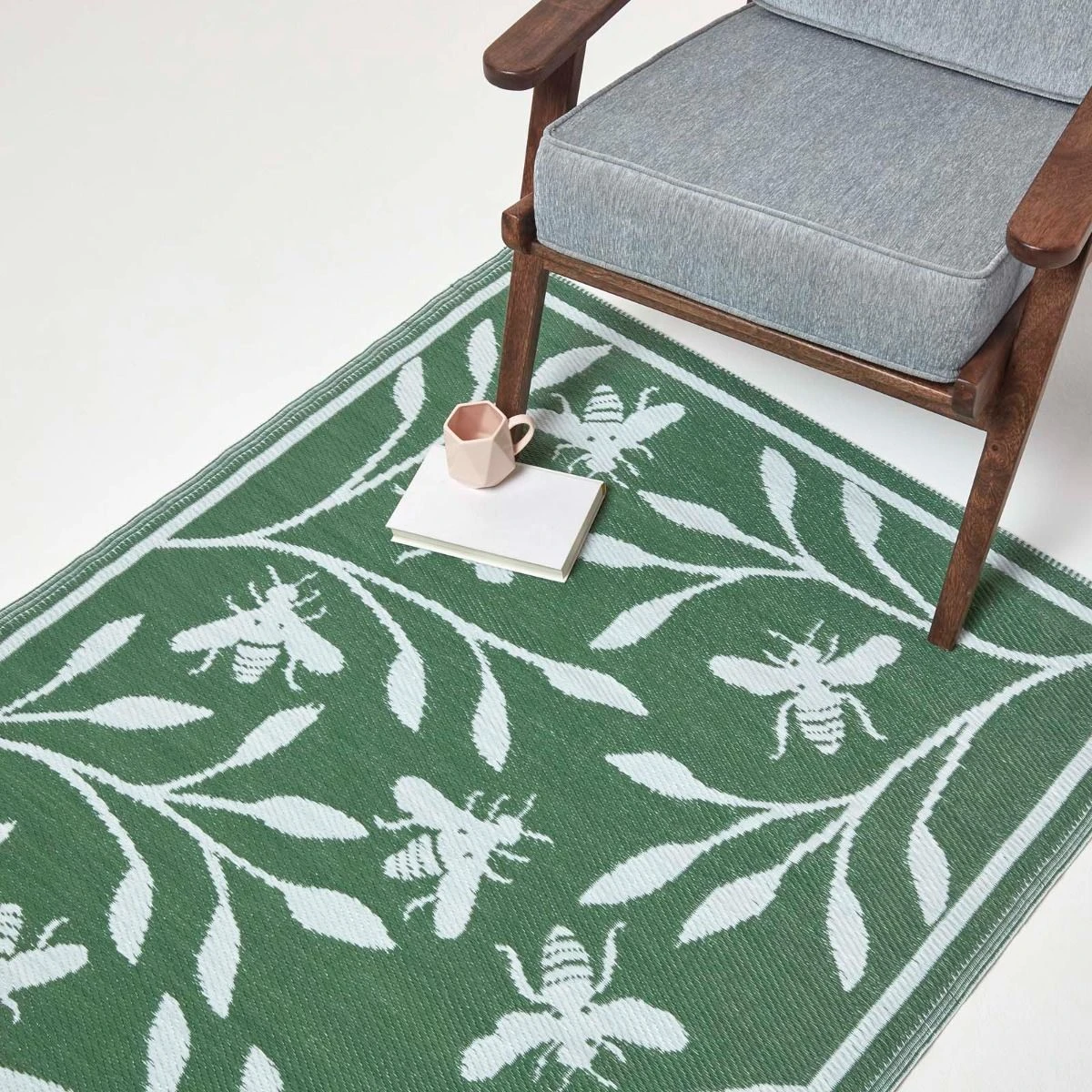 Green Floral Outdoor Rug With Bumble Bee Design, 182 X 122 Cm 9 Green Floral Outdoor Rug With Bumble Bee Design, 182 X 122 Cm - Image 7