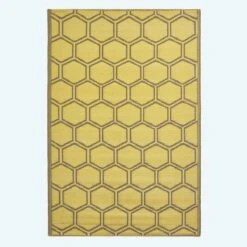 Yellow Outdoor Rug With Honeycomb Pattern, 182 X 122 Cm
