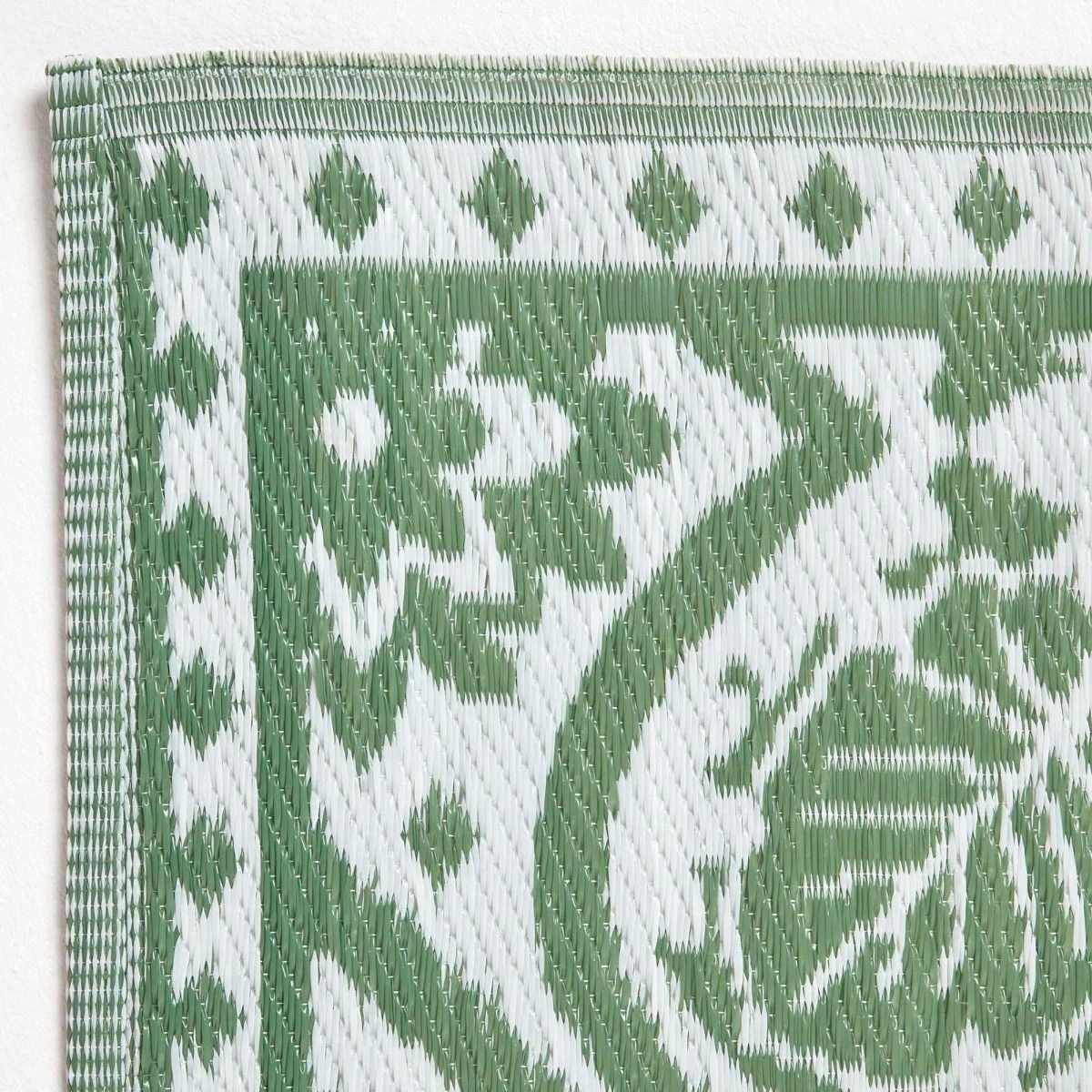 Green Outdoor Rug With Floral Leaf Pattern, 122 X 182 Cm 7 Green Outdoor Rug With Floral Leaf Pattern, 122 X 182 Cm - Image 5