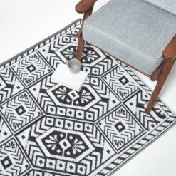 Black & White Outdoor Rug With Geometric Aztec Design, 120 X 180 Cm 15 Black & White Outdoor Rug With Geometric Aztec Design, 120 X 180 Cm -Best Homeware Store ru1394 7