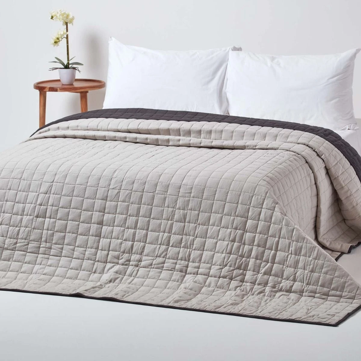 Cotton Quilted Reversible Bedspread Black & Grey 6 Cotton Quilted Reversible Bedspread Black & Grey - Image 4