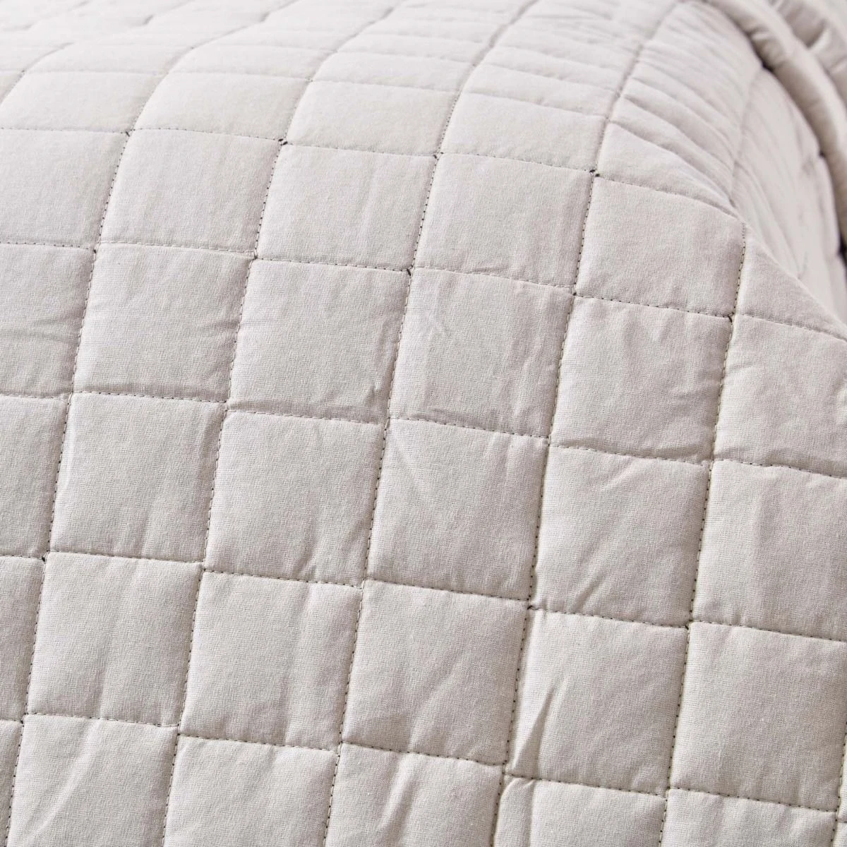 Cotton Quilted Reversible Bedspread Black & Grey 7 Cotton Quilted Reversible Bedspread Black & Grey - Image 5