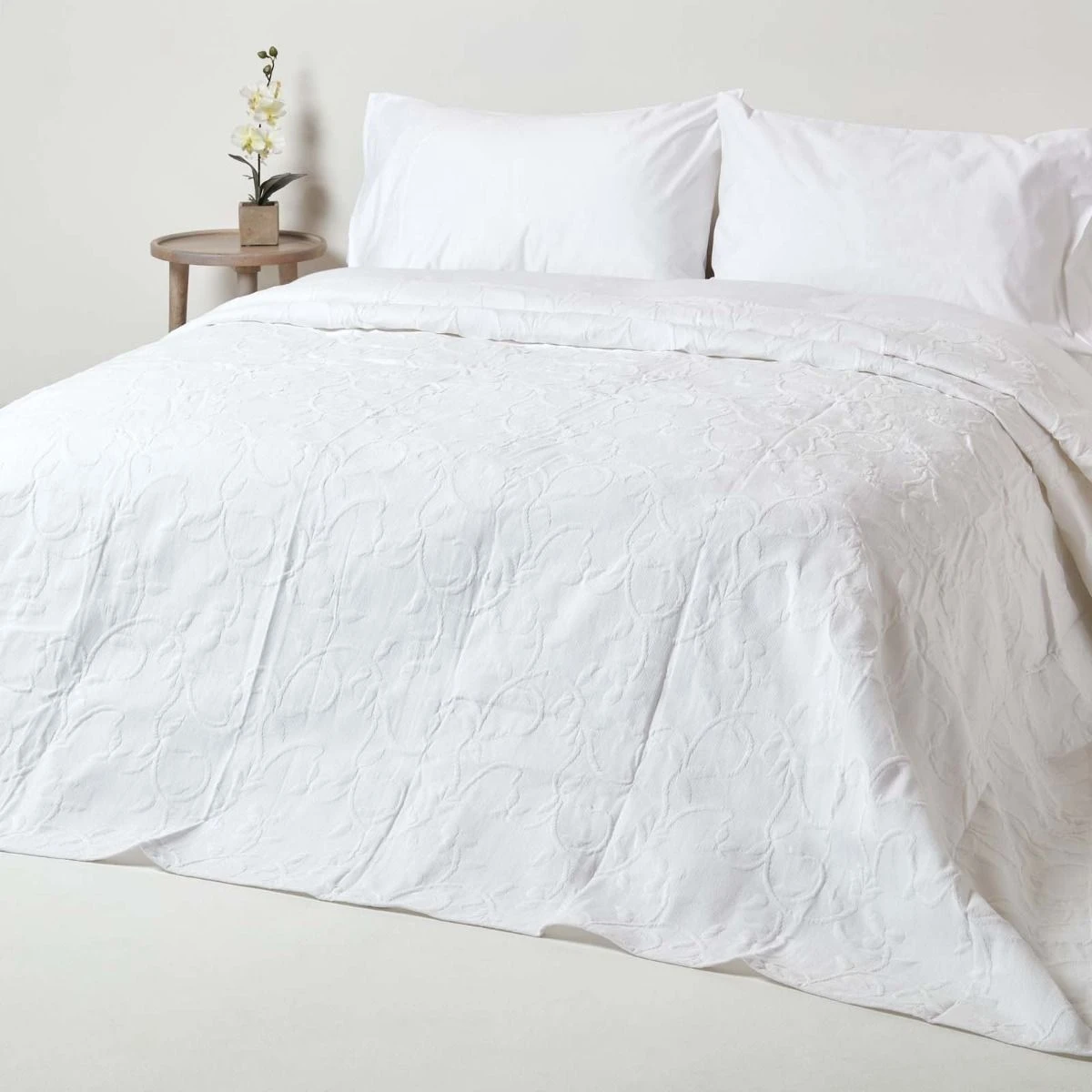 White Cotton Rich Floral Metelassé Pattern Bedspread 3 White Cotton Rich Floral Metelassé Pattern Bedspread