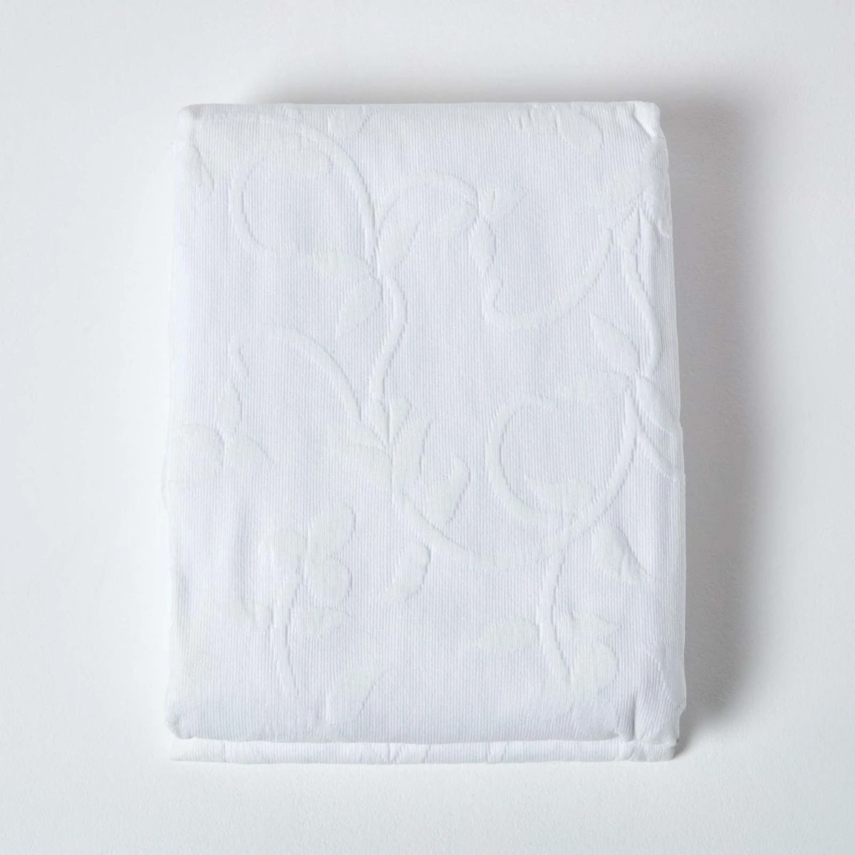 White Cotton Rich Floral Metelassé Pattern Bedspread 4 White Cotton Rich Floral Metelassé Pattern Bedspread - Image 2