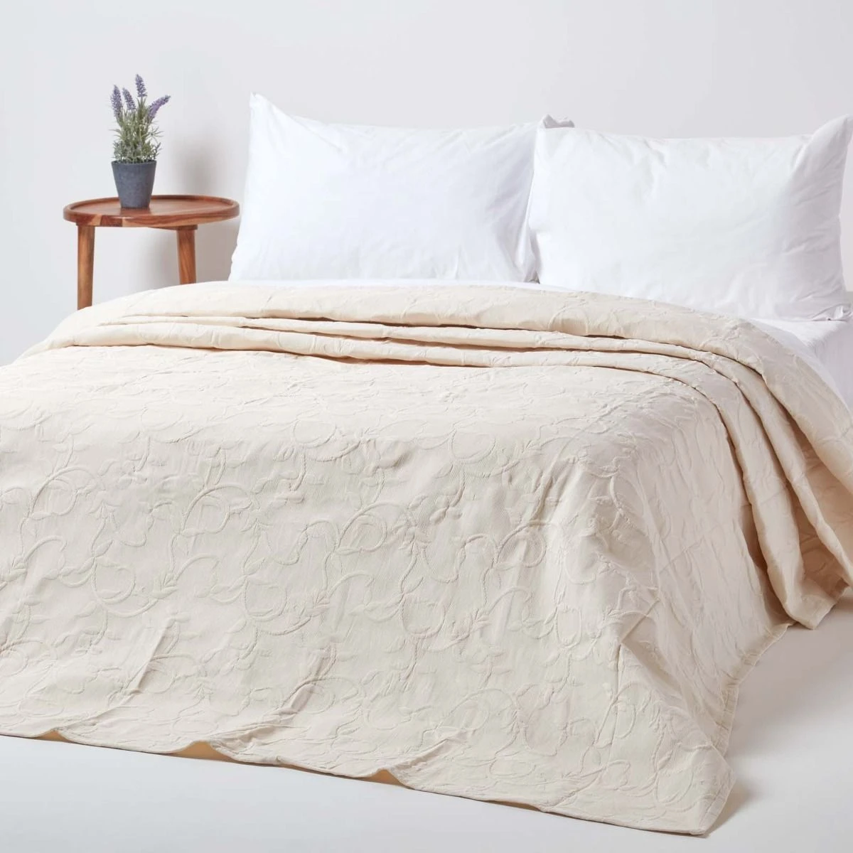 Cream Cotton Rich Floral Metelassé Pattern Bedspread 3 Cream Cotton Rich Floral Metelassé Pattern Bedspread
