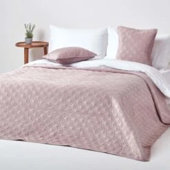 Pink Eternity Rings Geometric Velvet Bedspread, 200 X 200 Cm