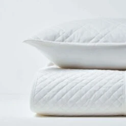 Cream Paragon Diamond Geometric Velvet Bedspread 9 Cream Paragon Diamond Geometric Velvet Bedspread -Best Homeware Store sf1847 04 2