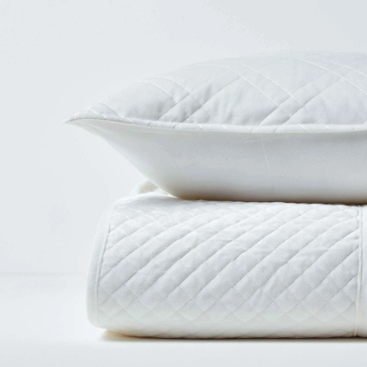 Cream Paragon Diamond Geometric Velvet Bedspread 6 Cream Paragon Diamond Geometric Velvet Bedspread - Image 4