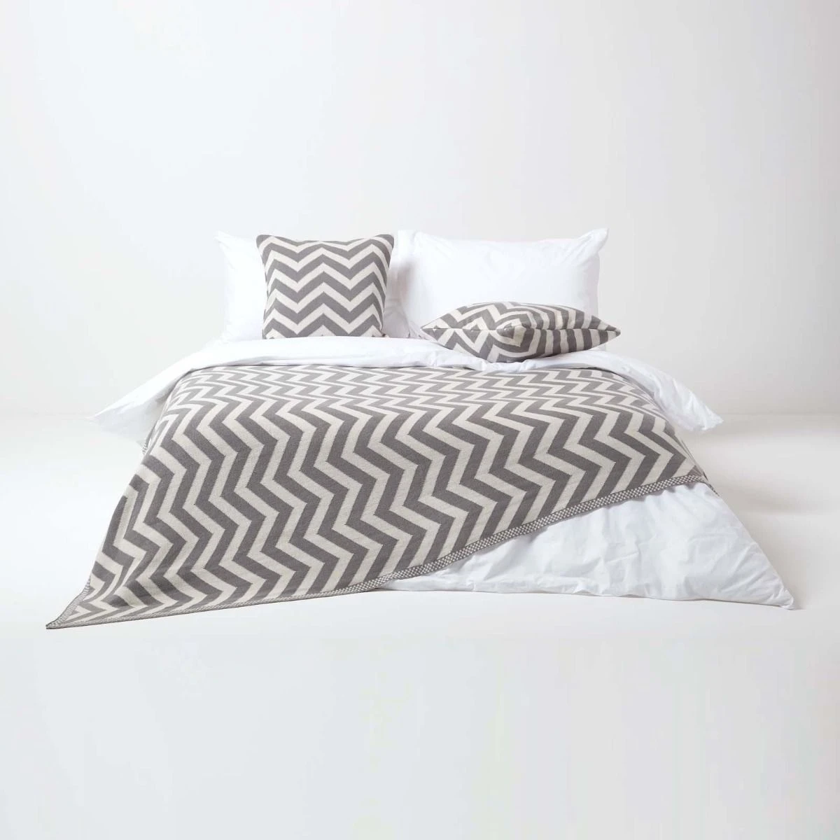 Grey Chevron Cotton Knitted Throw 5 Grey Chevron Cotton Knitted Throw - Image 3