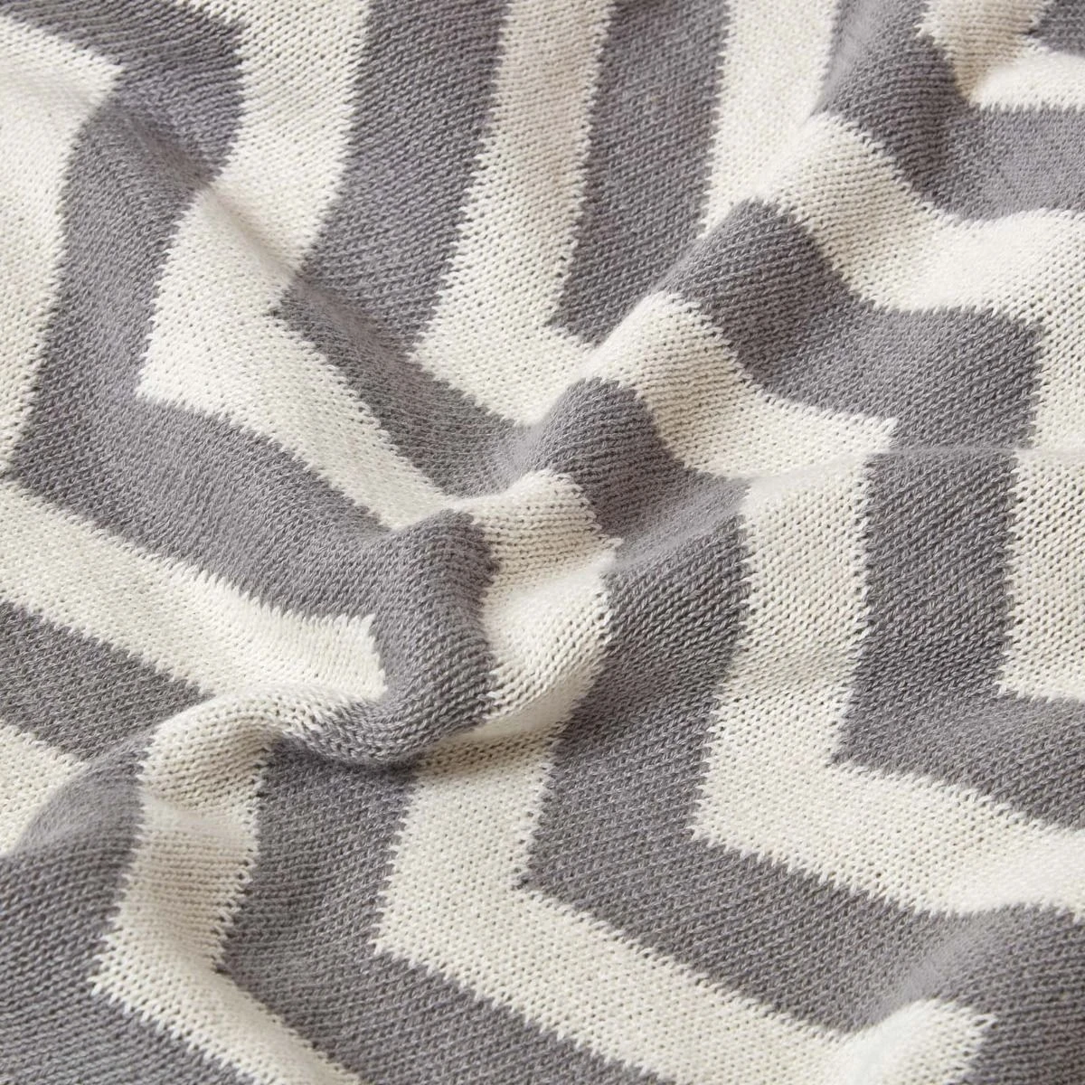 Grey Chevron Cotton Knitted Throw 6 Grey Chevron Cotton Knitted Throw - Image 4