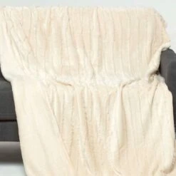 Cream Soft Touch Fur Throw 130 X 180 Cm 8 Cream Soft Touch Fur Throw 130 X 180 Cm -Best Homeware Store sf2210b 02