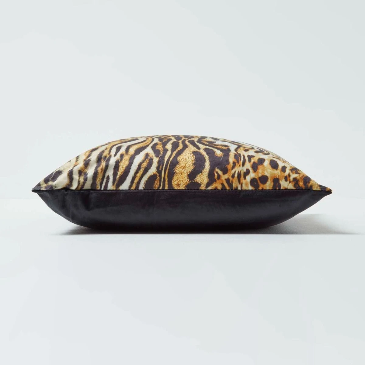 Tiger Print Velvet Filled Cushion 46 X 46 Cm 6 Tiger Print Velvet Filled Cushion 46 X 46 Cm - Image 4