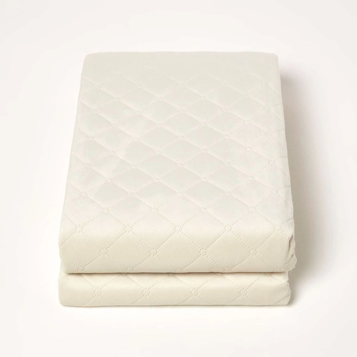 Diamond Quilted Cream Velvet Bed Throw 5 Diamond Quilted Cream Velvet Bed Throw - Image 3