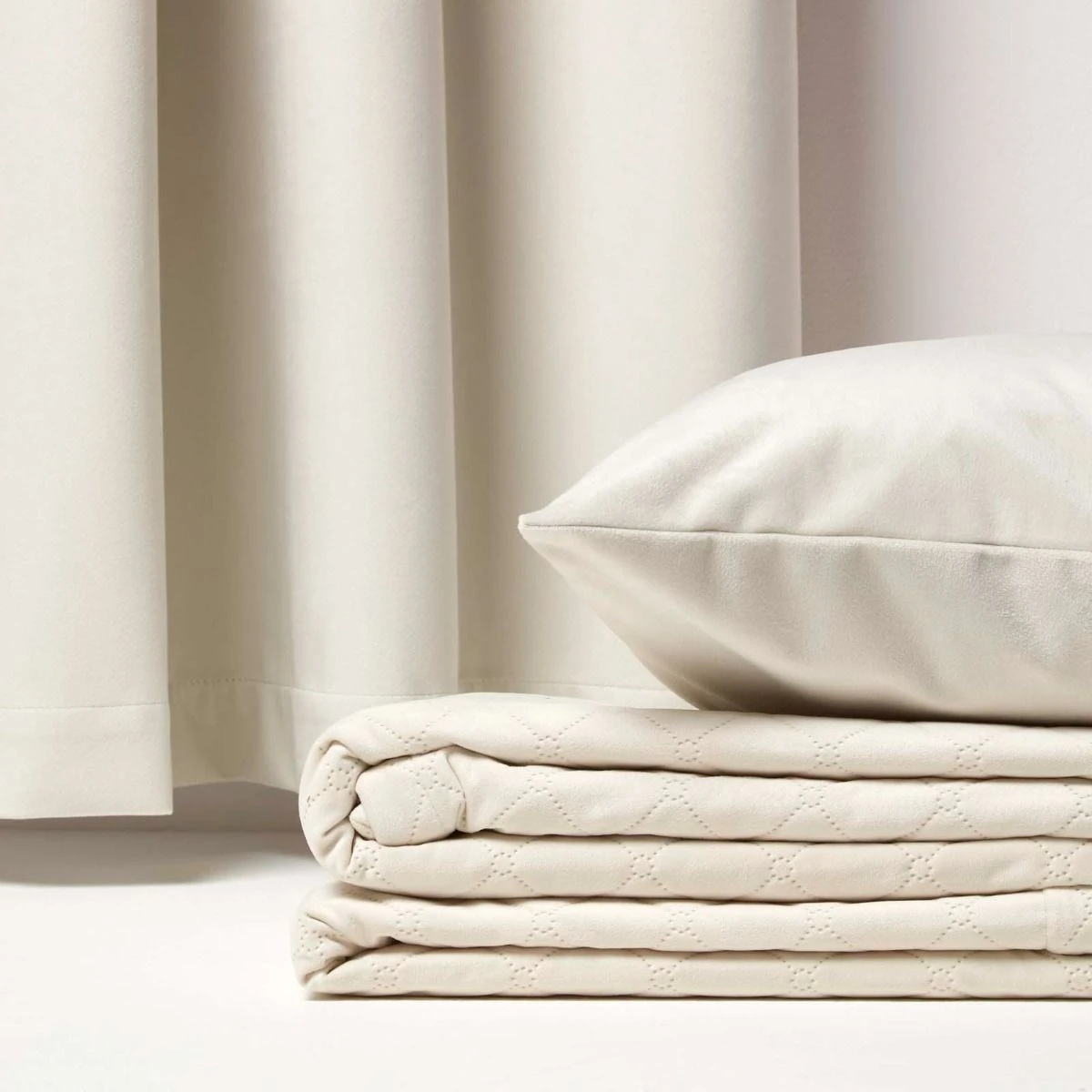 Diamond Quilted Cream Velvet Bed Throw 8 Diamond Quilted Cream Velvet Bed Throw - Image 6