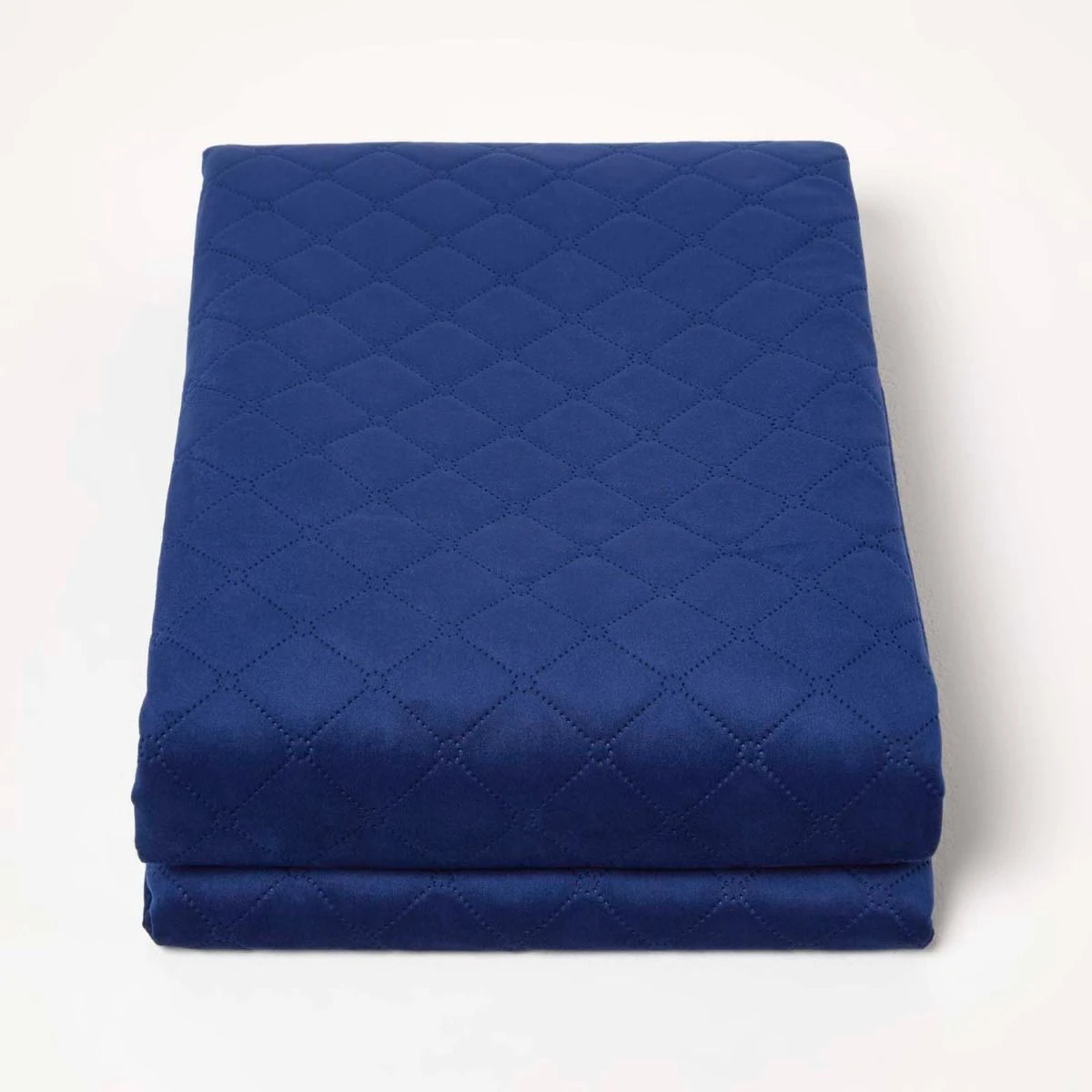 Diamond Quilted Navy Velvet Bed Throw 5 Diamond Quilted Navy Velvet Bed Throw - Image 3